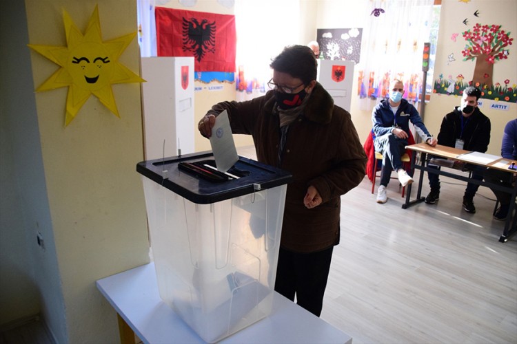 Albanci biraju novi saziv parlamenta