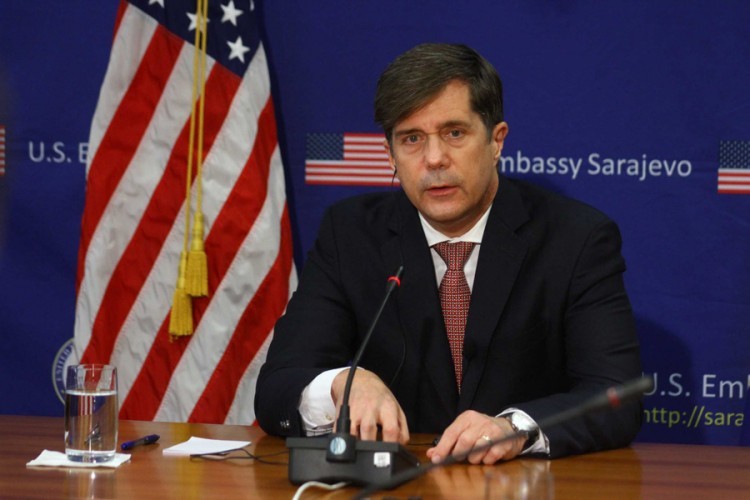 Ambasador SAD u BiH: Na stolu sankcije zbog destabilizacije Dejtona