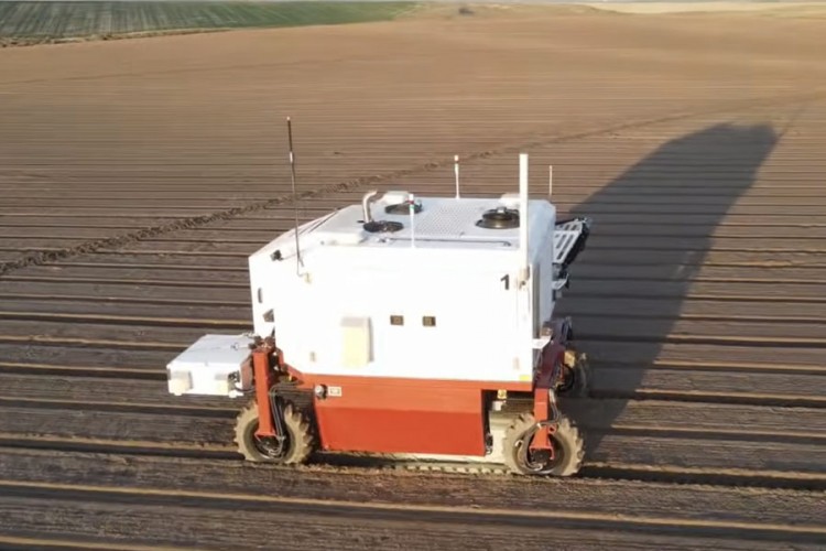 Američki robot uništava 100.000 biljaka korova na sat