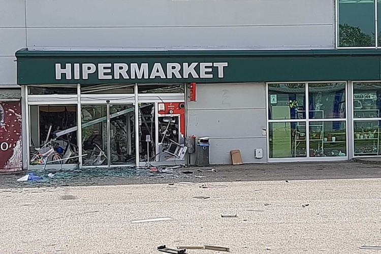 Eksplozija u Modriči, moguća meta bankomat