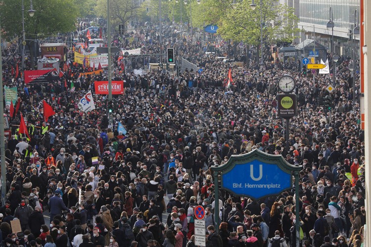 Berlin: Neredi za 1. maj, uhapšeno 240 demonstranata