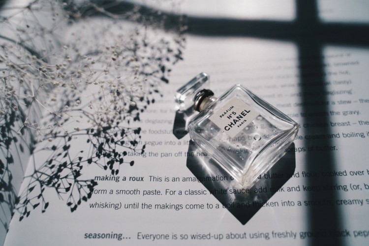 Od mirisa pralje do bezvremenskog parfema, 100 godina Chanela No.5