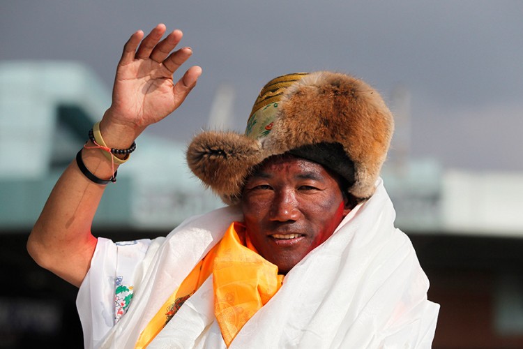 Nepalski vodič popeo se 25. put na Mont Everest