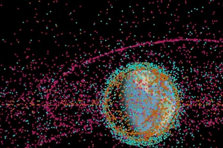 Svemirski otpad: Mapa prati "200 tempiranih bombi" u orbiti oko Zemlje