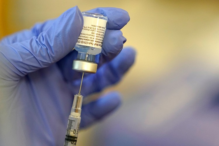 U BiH bi danas trebalo stići više od 43.000 doza Pfizer vakcina