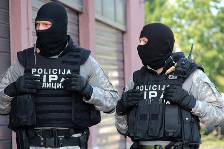 SIPA uhapsila devet osoba povezanih sa zapljenom 8,2 kilograma kokaina
