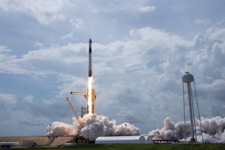 SpaceX će poslati na Mjesec satelit finansiran dogecoinom
