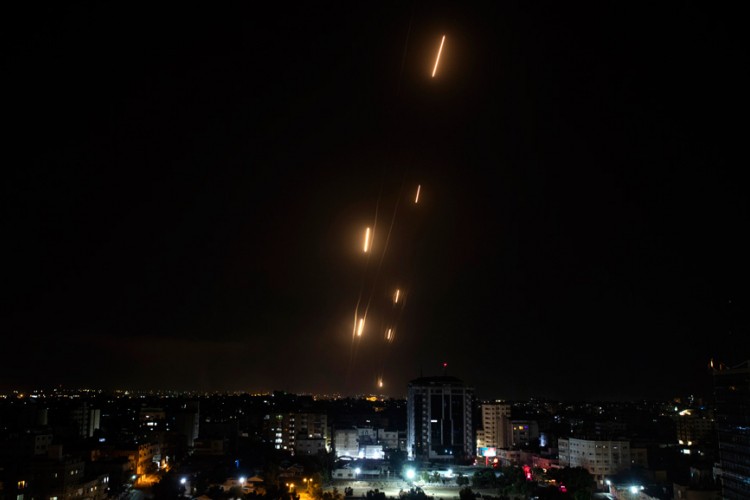 Više od 1.000 raketa ispaljeno na Izrael