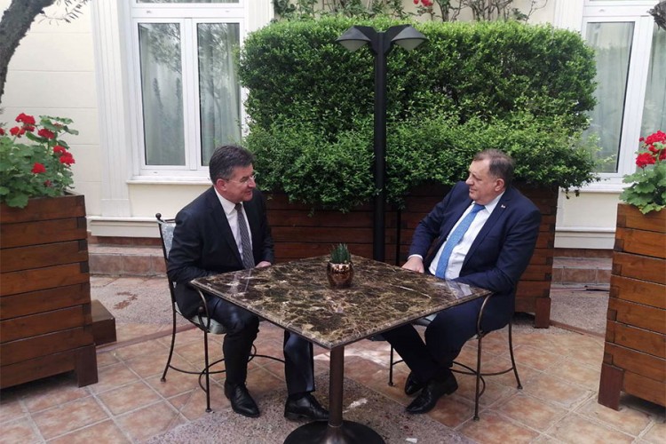 Sastali se Dodik i Lajčak