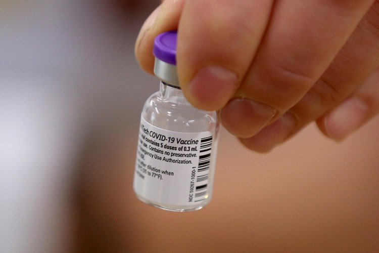 SAD prvi put dijele američke vakcine
