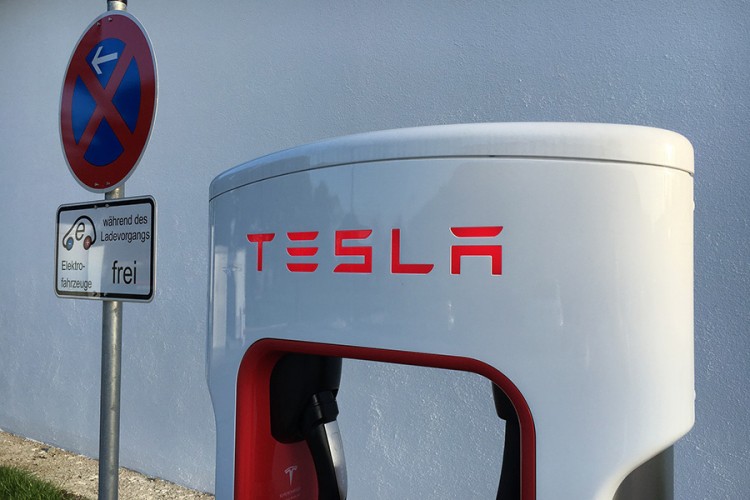 Tesla zauzima prvo mjesto u globalnoj prodaji EV baterija