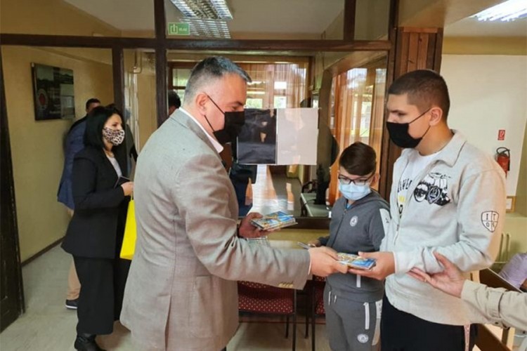 Vidović uručio poklone štićenicima Centra za djecu sa smetnjama u razvoju u Derventi