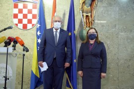 Hrvatska donirala BiH 30.000 doza AstraZenece