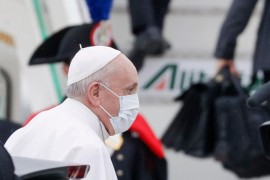 Papa donira sredstva za pomoć migrantima u Lipi