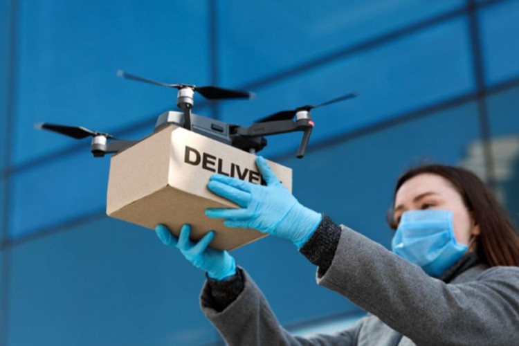Pošta Slovenije testirala slanje pošte dronom