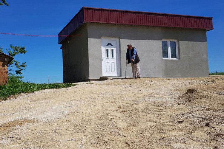 Dobri ljudi izgradili topli dom Sulji Karahodžiću