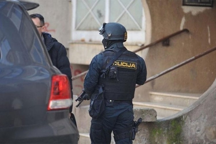 U akciji "Kolonija" uhapšeno 14 osoba, pronađena droga i  oružje