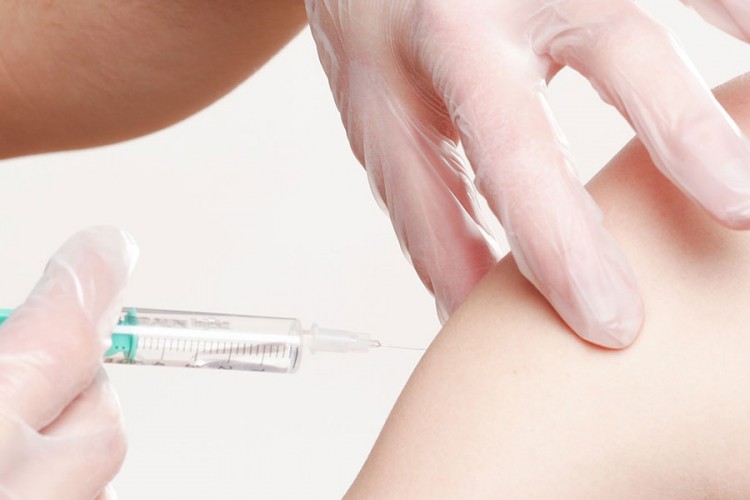 U Crnoj Gori dato skoro 230.000 doza vakcina