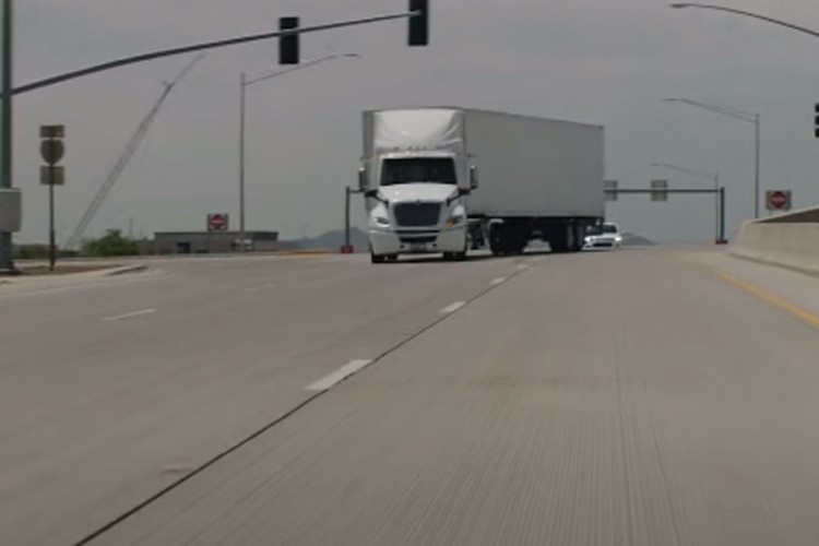 Autonomni kamion pun lubenica prešao put od Arizone do Oklahome