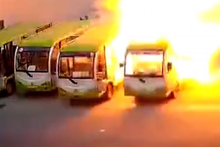 Planuli kao šibice: Kako izgleda kad se zapale električni autobusi