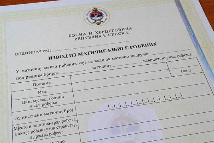 Banjaluka: U škole dostavljeno više od 3.000 rodnih listova