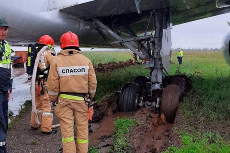 Avion skliznuo sa piste na Krimu