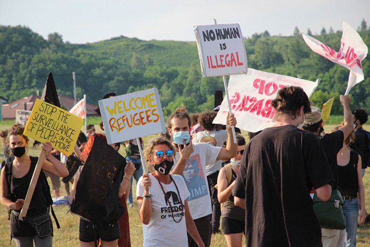 Protest evropskih aktivista na granici BiH i Hrvatske zbog migrantske politike EU