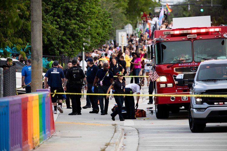 Kamion udario dva učesnika Parade ponosa u Majamiju, jedan mrtav