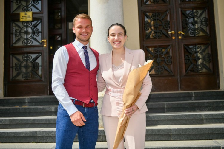 Karićeva stigla u Banjaluku, Stanivuković je dočekao s cvijećem