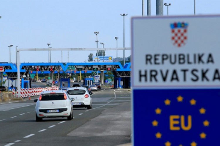 Hrvatska ukinula testove i potvrde o vakcinaciji za državljane Srbije
