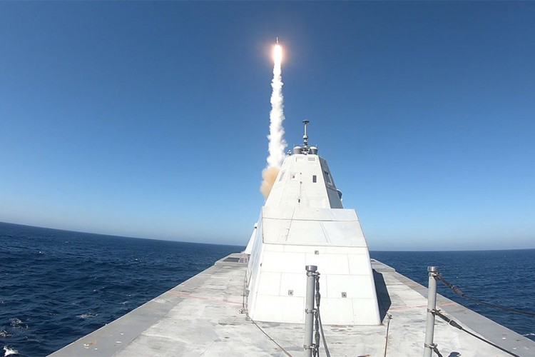 Američka ratna mornarica pauzira sa razvojem futurističkog supertopa