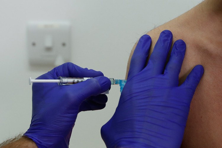 U Doboju za sat vremena vakcinisano 100 građana:  "Bolje se zaštititi na vrijeme"
