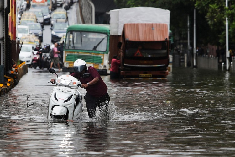 Kolaps zbog obilnih kiša u Mumbaju, najmanje 15 mrtvih