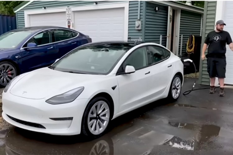 Tesla tražila 16.000 za popravku Modela 3, popravio ga sam za 700 dolara