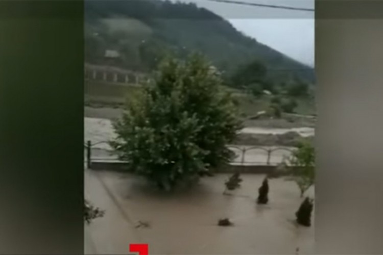 Poplave zahvatile i Rumuniju: Iz rijeke izvađeno tijelo muškarca