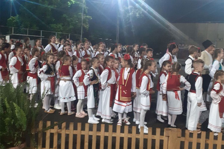 Smotra folklora okupila brojne učesnike i publiku u Kozarskoj Dubici