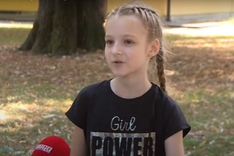 Osmogodišnja Atina Trninić savršeno govori ruski jezik