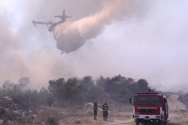 Ponovo se razbuktao požar kod Trogira