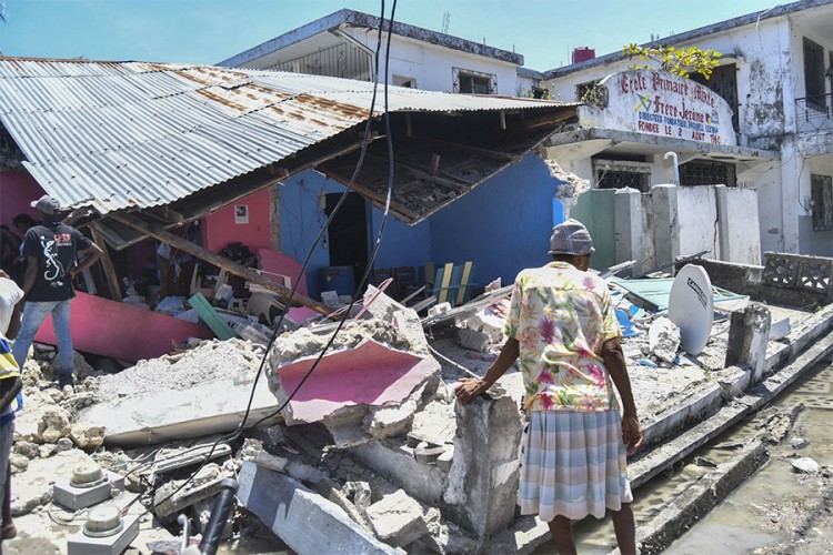 Haiti broji mrtve nakon razornog zemljotresa