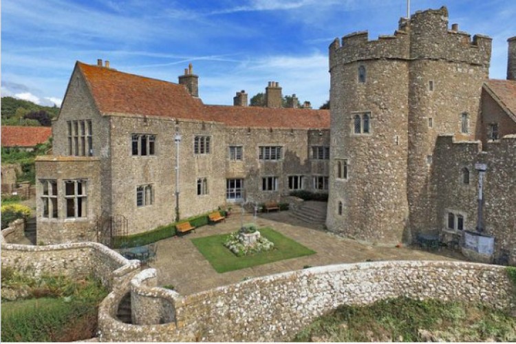 Dvorac iz 13. vijeka se prodaje za 11 miliona funti
