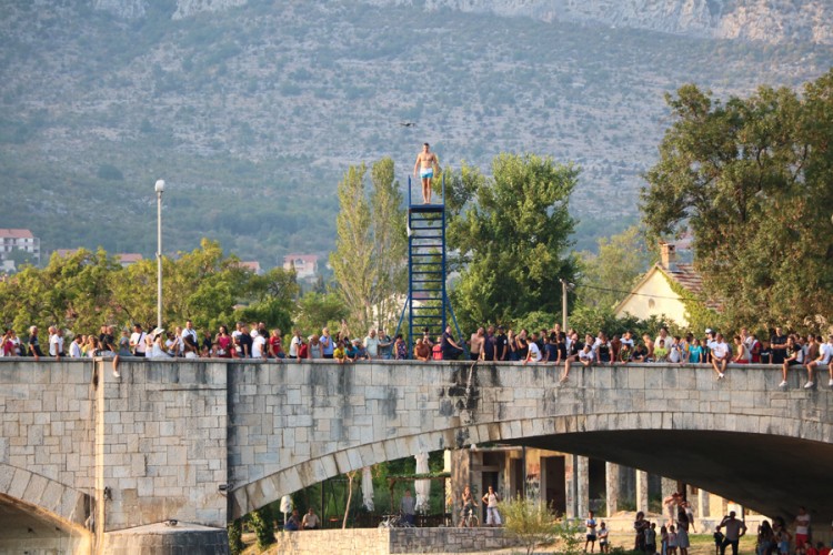 Sarajlija pobjednik skokova sa Kamenog mosta u Trebinju