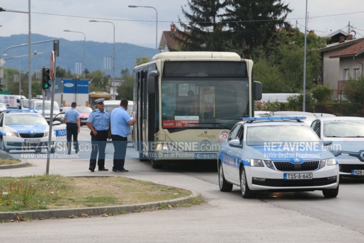 Autobus u Banjaluci naglo prikočio, povrijeđeno dvoje putnika