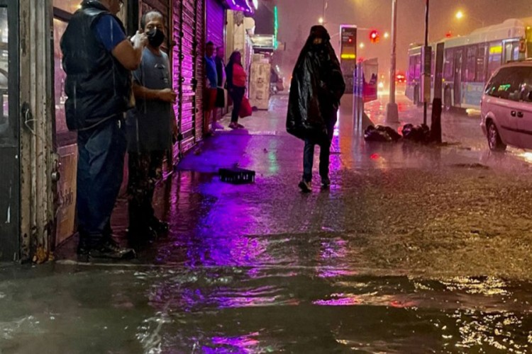 Poplave u Njujorku, proglašeno vanredno stanje