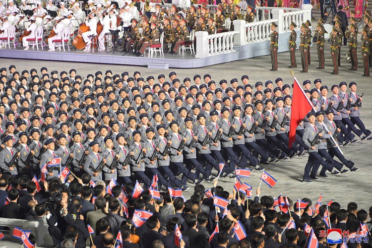 U Sjevernoj Koreji održana vojna parada