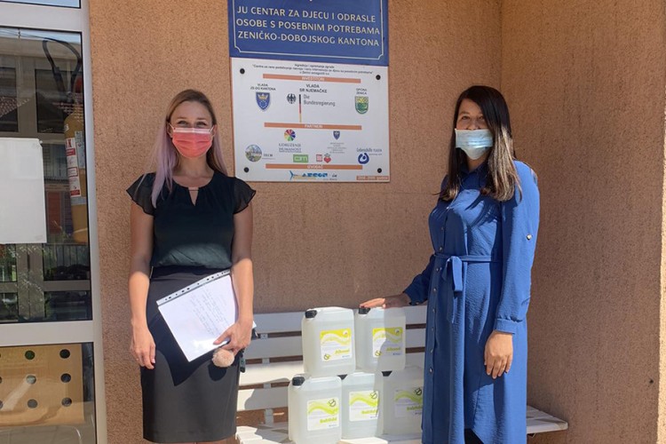 Bosnalijek donirao dezinfekciona sredstva ustanovama za odgoj djece