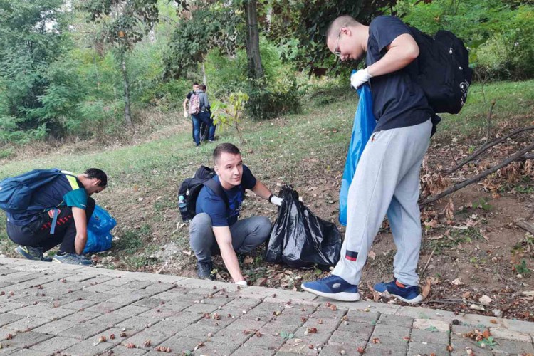 Stotine volontera čistile Tuzlu od smeća
