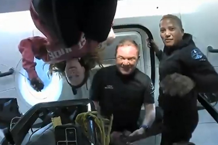 Svemirski turisti iz orbite imali poruku za Toma Kruza