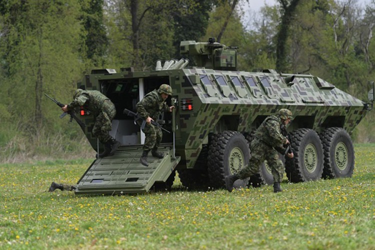 Srpska vojska dobija novo borbeno vozilo „lazanski“