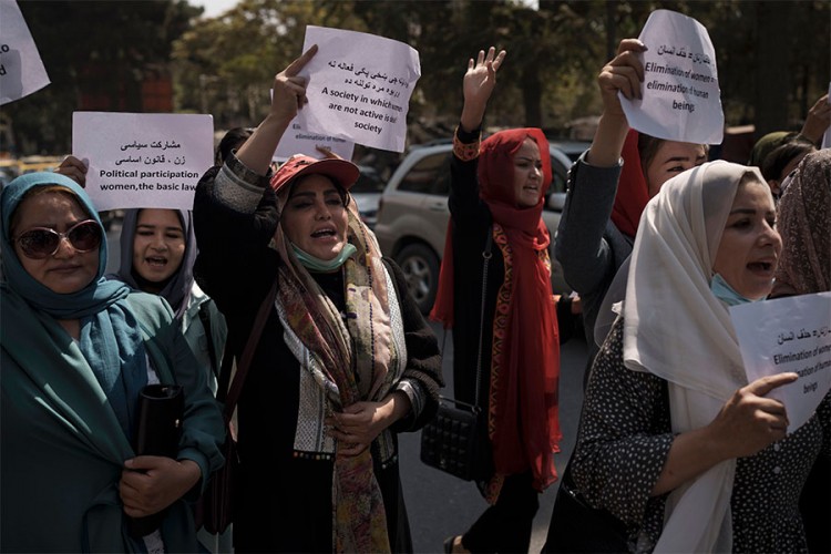 Protest žena u Kabulu, traže da se vrati njihovo ministarstvo
