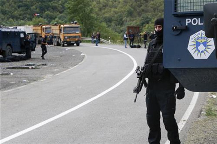 Kosovska policija: Za 24 sata izdato 1.455 probnih tablica